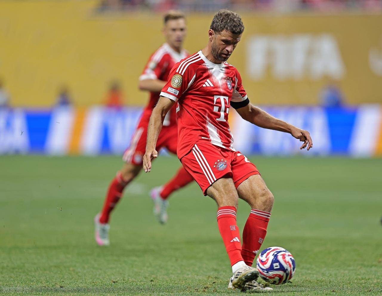 包含拜仁力克巴黎，内马尔绝境逆转的词条