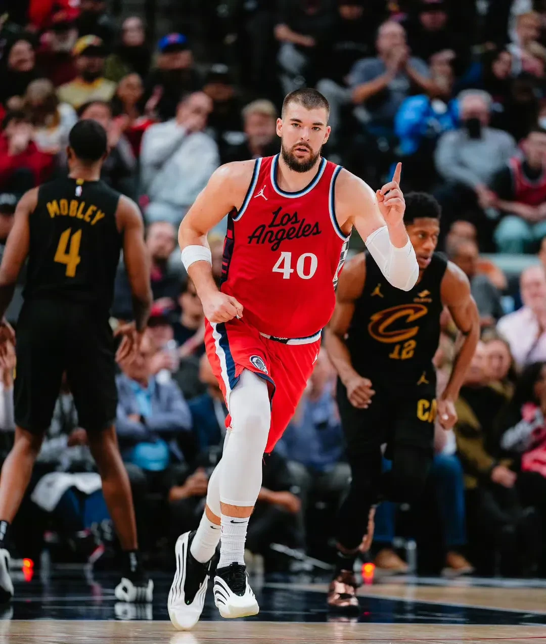 关于篮网完胜灰熊,克莱高光表现的信息 关于篮网完胜灰熊,克莱高光表现的信息