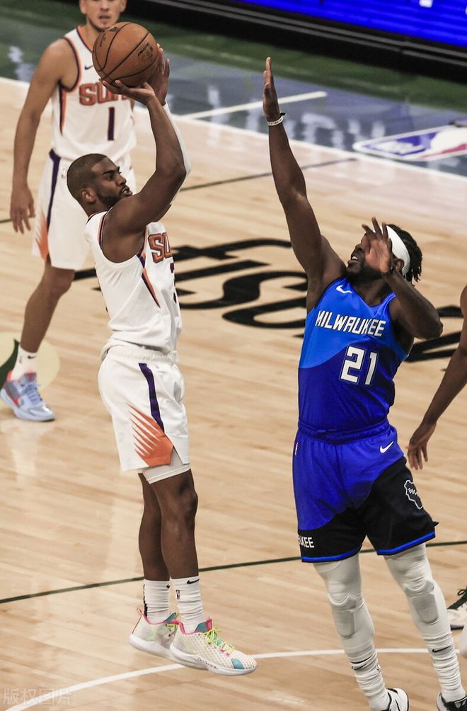 雄鹿B队轻取尼克斯，保罗完成帽子戏法