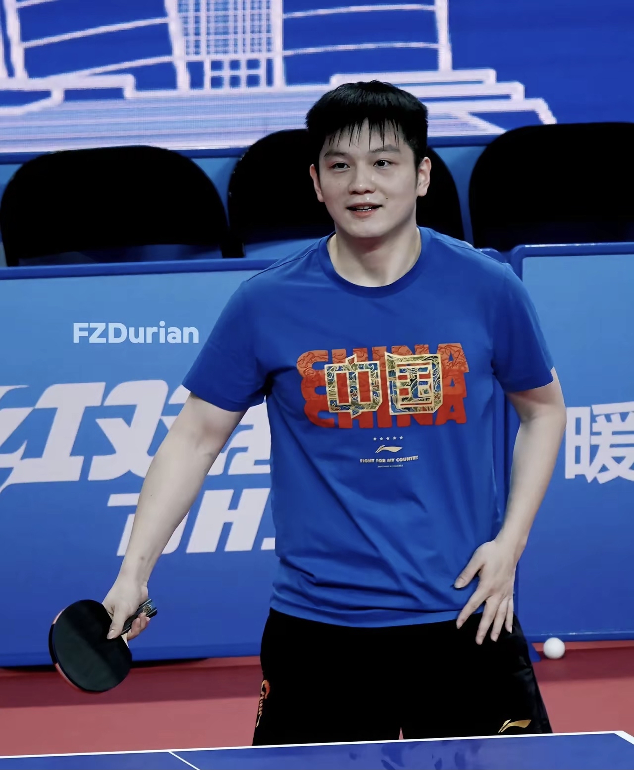 包含德国乒乓球队完胜法国乒乓球队，奥恰洛夫关键制胜的词条