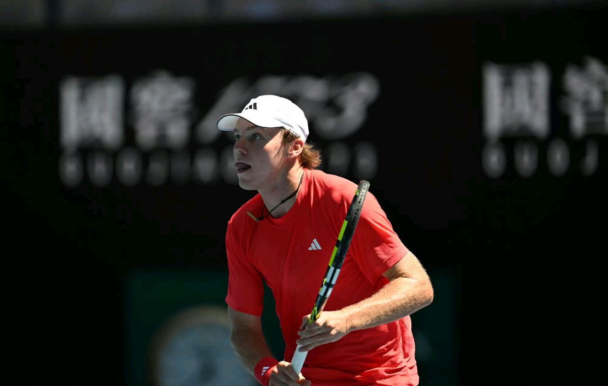 包含世界网球队逆转日本网球队,西西帕斯送出助攻的词条 包含世界网球队逆转日本网球队,西西帕斯送出助攻的词条