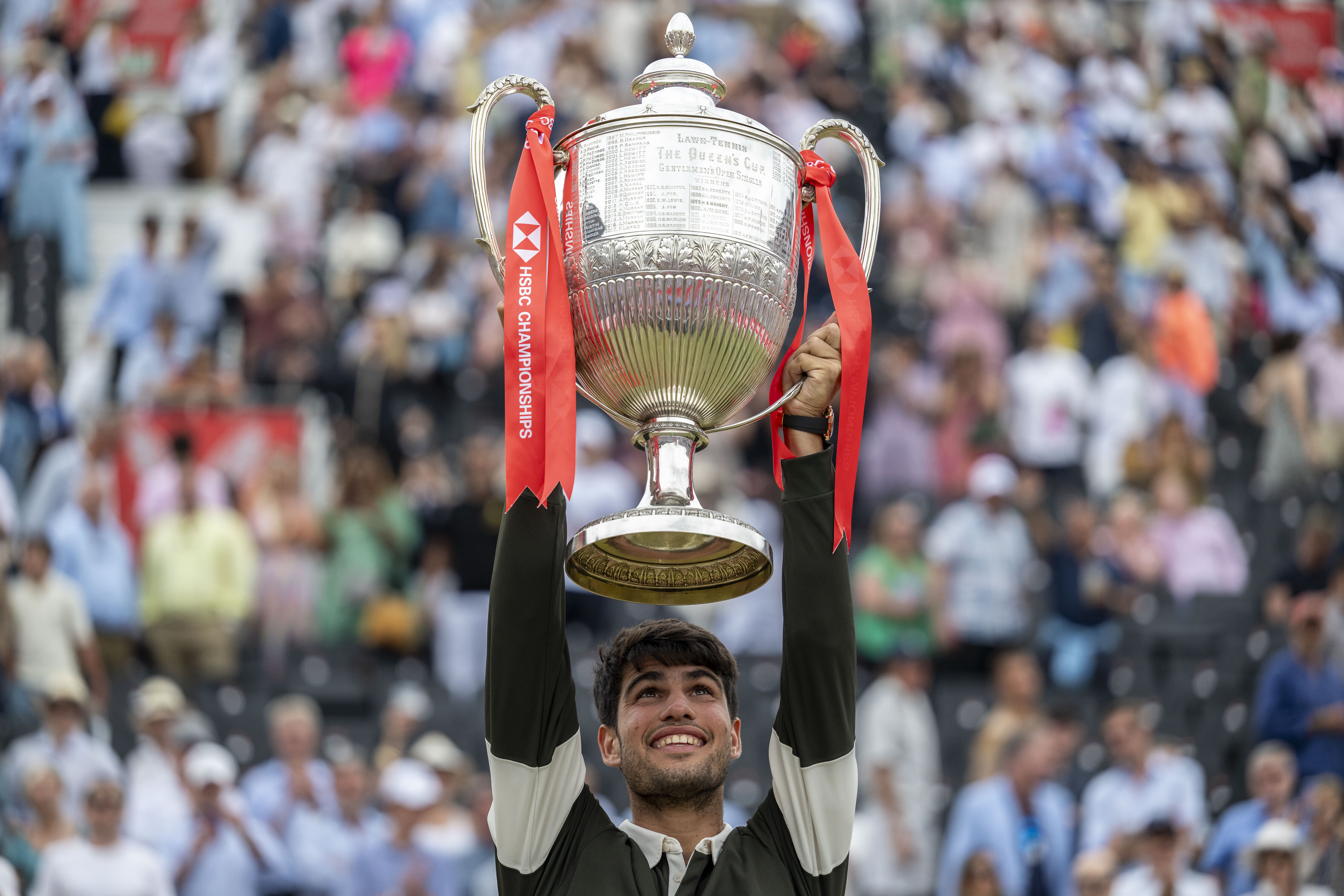 英国网球队鏖战意大利网球队,阿尔卡拉斯爆发神勇 英国网球队鏖战意大利网球队,阿尔卡拉斯爆发神勇