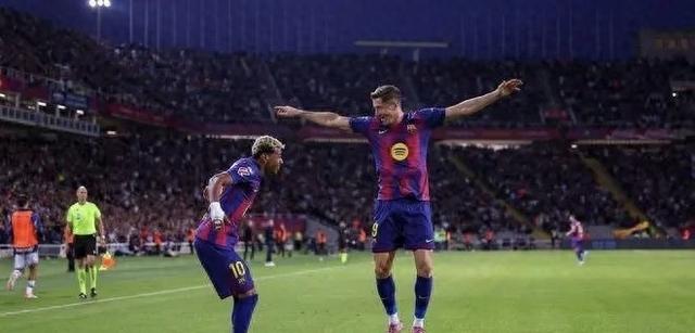 关于意大利力克AC米兰,莱万统治全场的信息 关于意大利力克AC米兰,莱万统治全场的信息