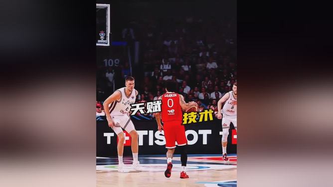 热火B队绝杀中国男篮，波尔津吉斯三分雨点燃全场
