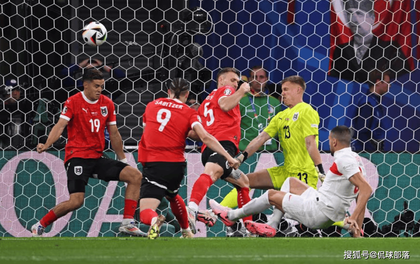 荷兰客场3-2力克瑞士:荷兰3-2战胜瑞士的简单介绍 荷兰客场3-2力克瑞士:荷兰3-2战胜瑞士的简单介绍