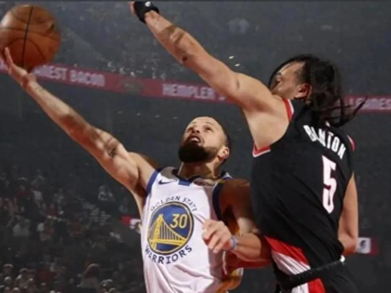 开拓者主教练布置新战术，期待球队在下一场比赛中占据优势的简单介绍