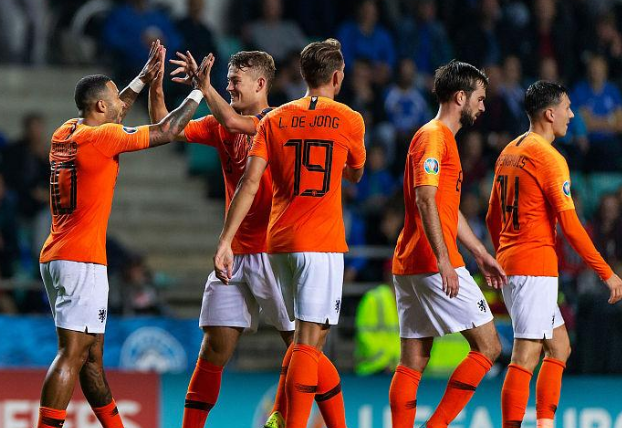 比荷德大战，荷兰客场惨败德国的简单介绍