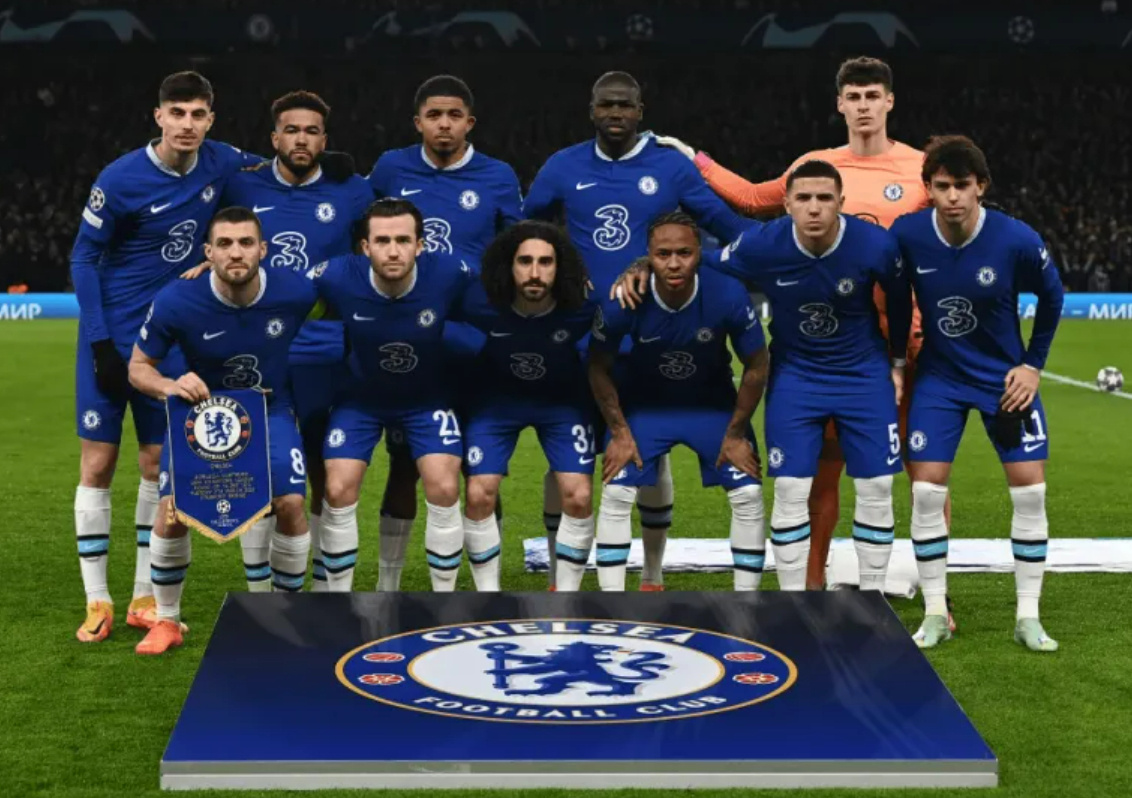 包含格雷茨队遭遇擦边球，惨遭逆转失利的词条