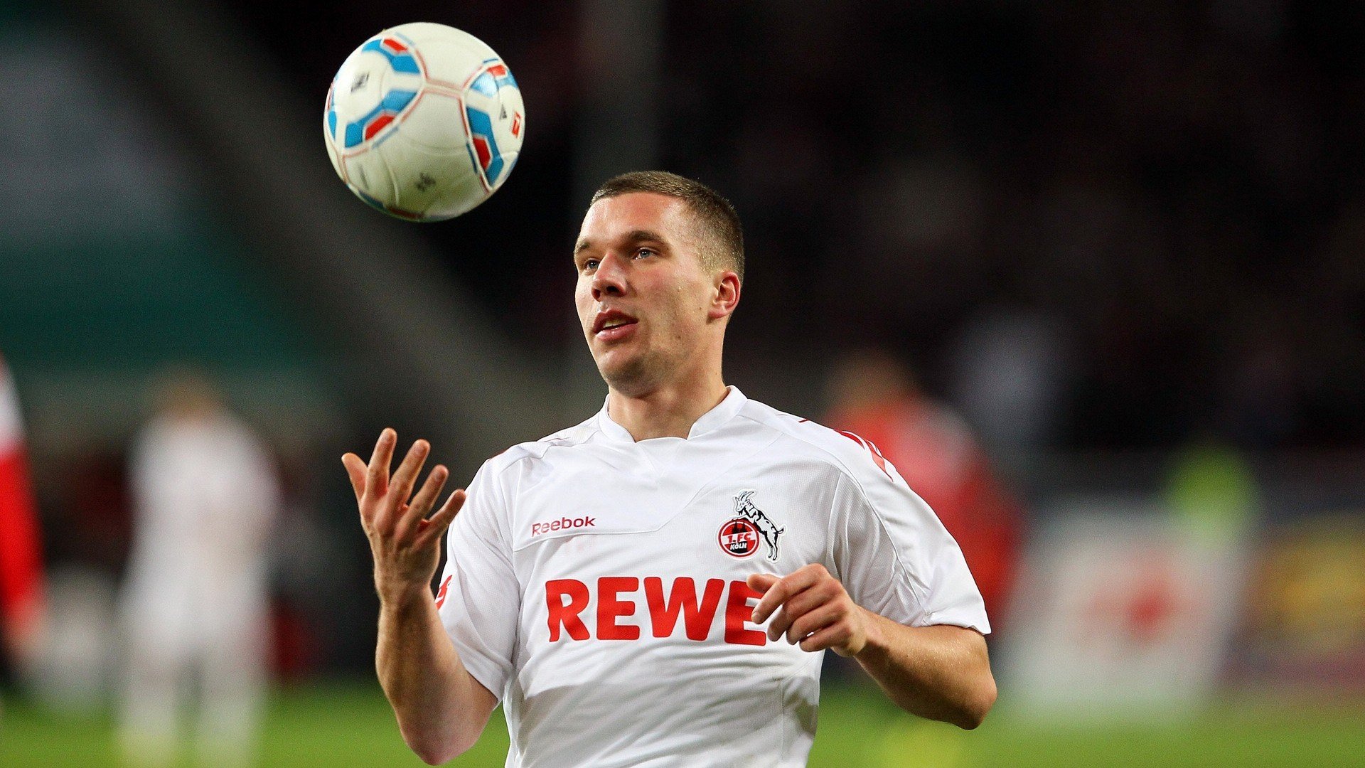 本泽马一剑封喉，日本巅峰对决，罗马见证胜负手诞生