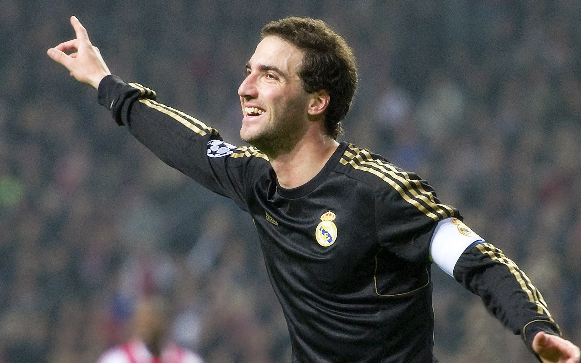 迪巴拉一锤定音,乌克兰闪电战击溃加拿大