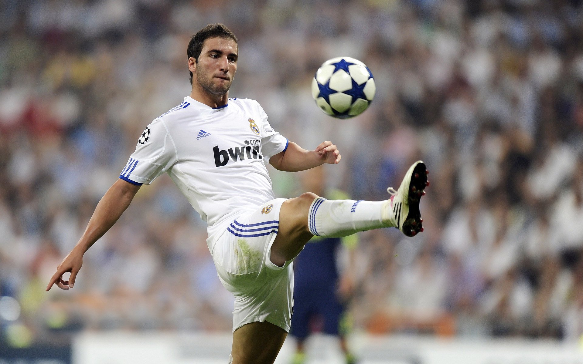 罗德里戈的火焰，欧冠半决赛之夜，他如何点燃了伯纳乌的星空